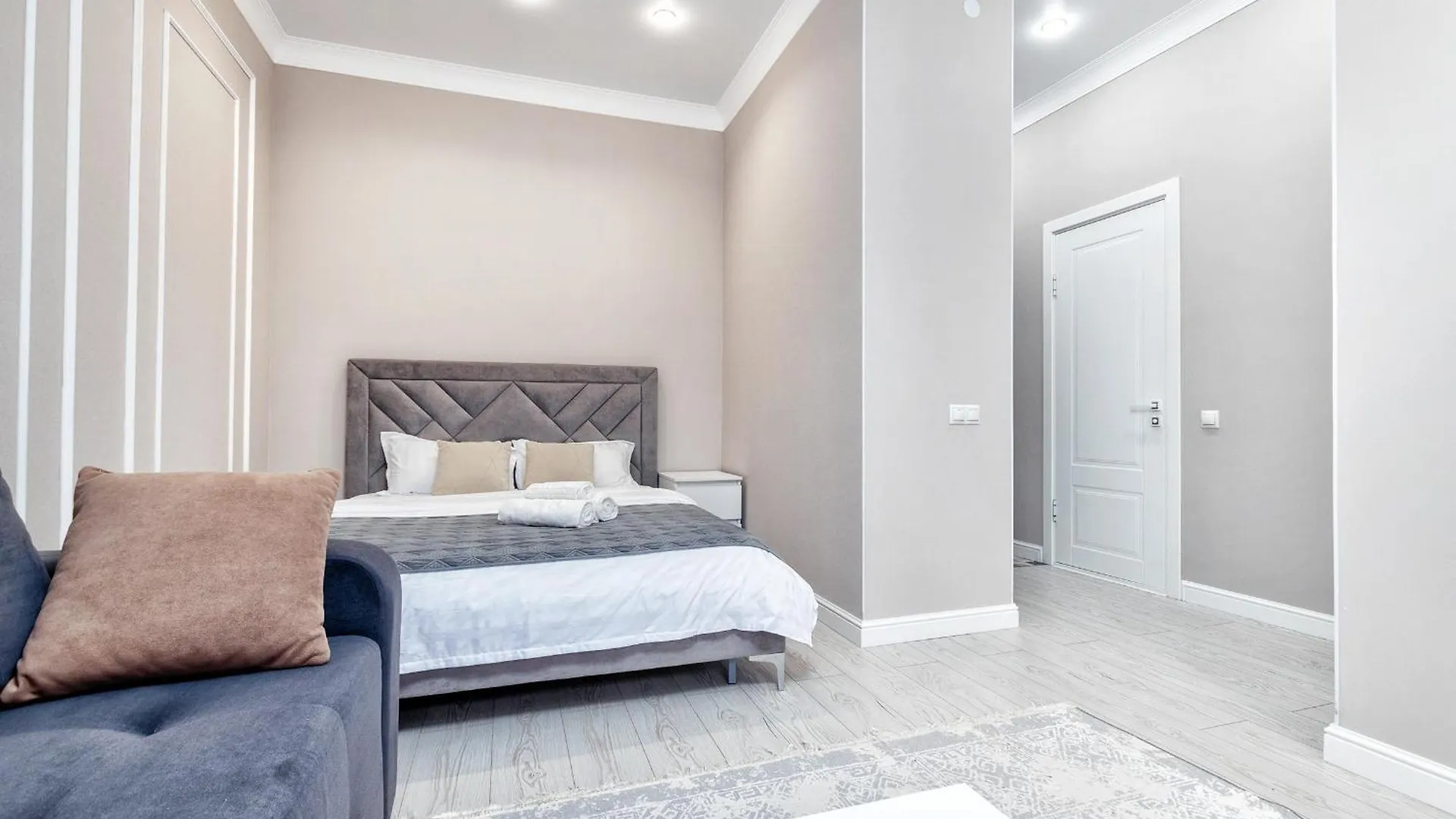 1-Ком.Квартира 38 Кв.М Жк Alpamys Taldykol
